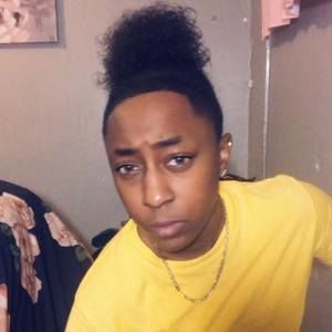 Meet your Posher, Alexis